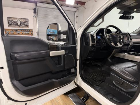 Used 2021 Ford F350 Lariat w/ Lariat Ultimate Package AWD/4WD image 11