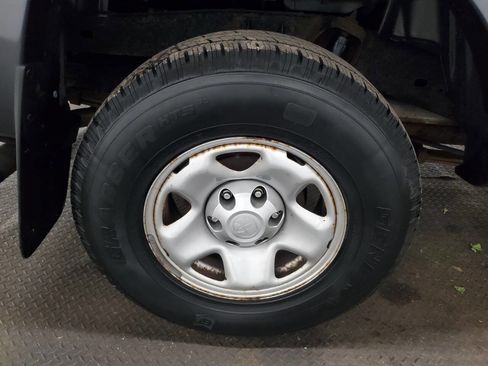 Used 2011 Toyota Tacoma PreRunner w/ SR5 Pkg #2 image 16