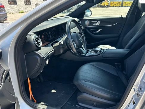 Used 2020 Mercedes-Benz E 350 4MATIC Sedan image 3