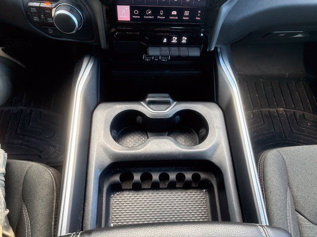Used 2025 RAM 1500 Big Horn AWD/4WD image 19