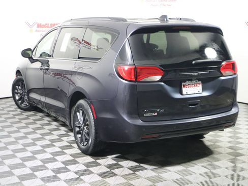 Used 2020 Chrysler Pacifica Touring-L AWD/4WD image 11