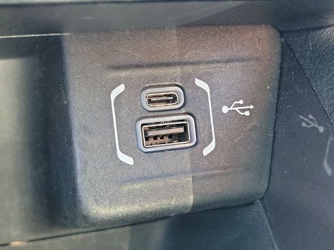 Used 2024 Jeep Compass Latitude AWD/4WD image 22
