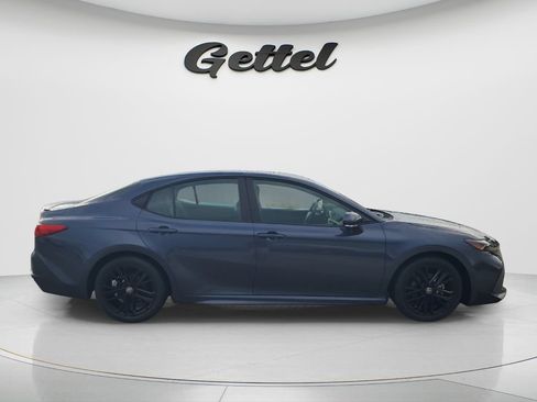 Used 2026 Toyota Camry SE FWD image 4