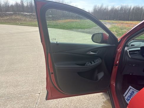 Used 2024 Buick Encore GX Preferred FWD image 13