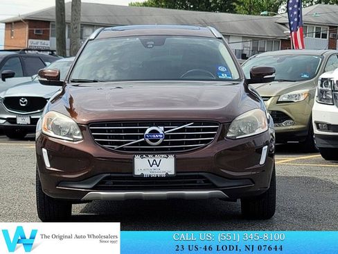 Used 2015 Volvo XC60 T6 w/ Proximity Package AWD/4WD image 2