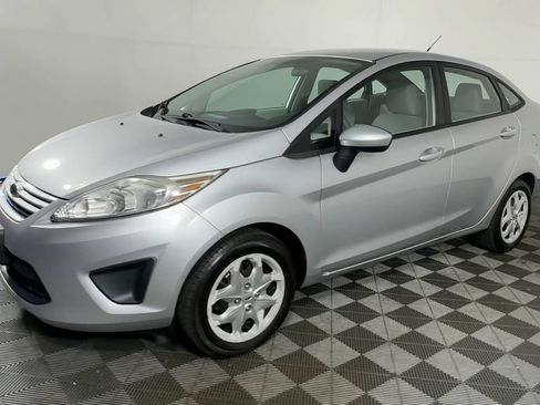 Used 2012 Ford Fiesta S FWD image 5