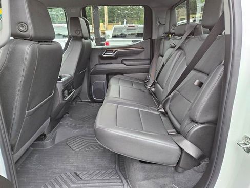 Used 2025 Chevrolet Silverado 1500 LT Trail Boss w/ Convenience Package II image 17