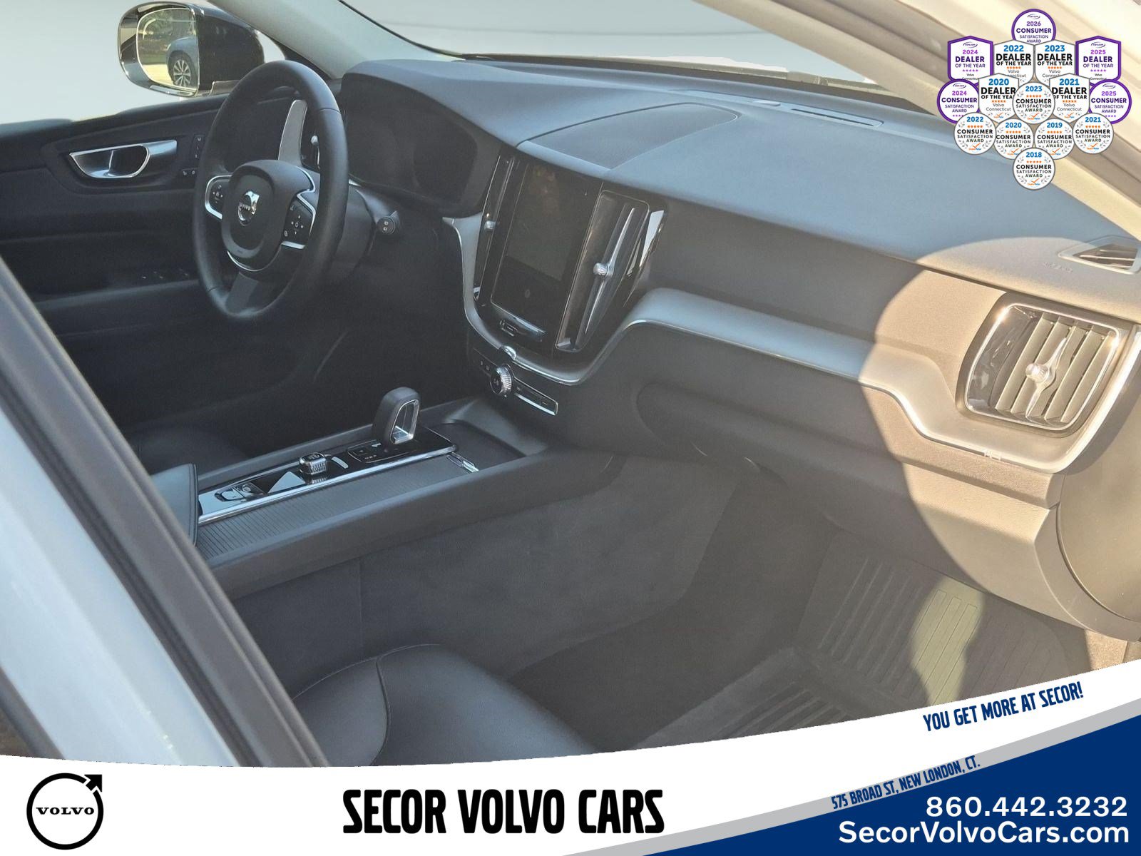 Used 2024 Volvo XC60 B5 Core w/ Protection Package Premier AWD/4WD image 23