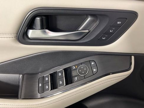 Used 2023 Nissan Rogue SL FWD image 32