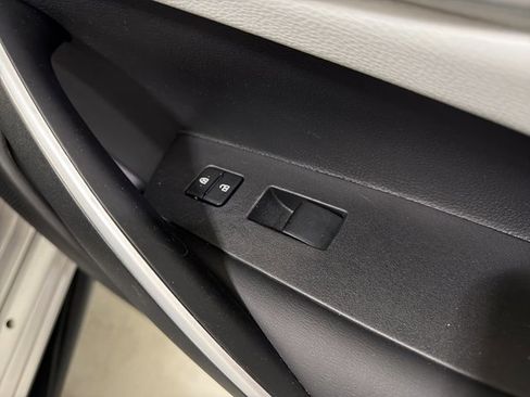 Used 2023 Toyota Corolla SE image 39