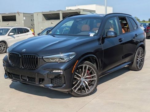 Used 2021 BMW X5 M50i image 1