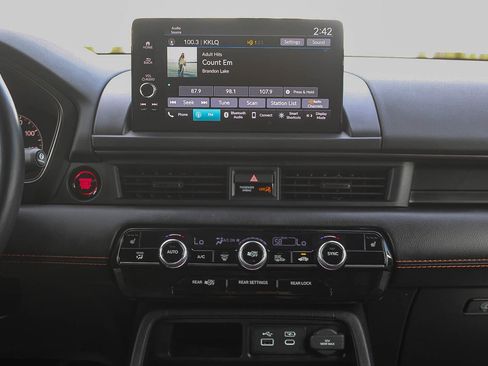 Certified 2024 Honda Pilot TrailSport image 14