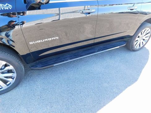 New 2025 Chevrolet Suburban High Country image 12