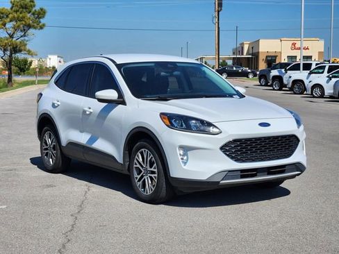 Used 2022 Ford Escape SEL image 3