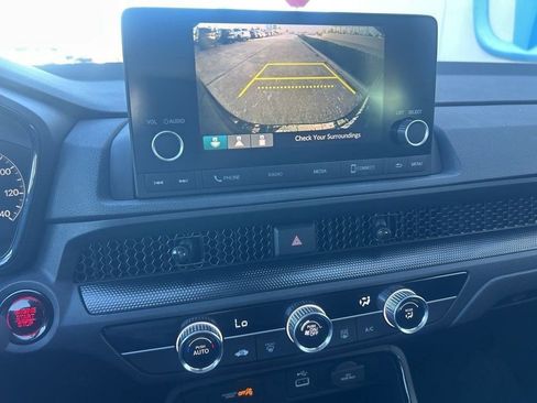 Used 2023 Honda CR-V LX image 12