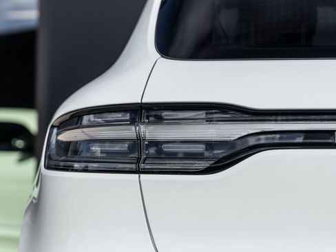Certified 2026 Porsche Macan Turbo AWD/4WD image 14