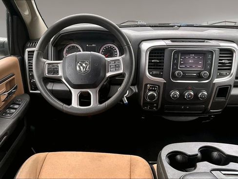 Used 2021 RAM 1500 Classic SLT AWD/4WD image 9