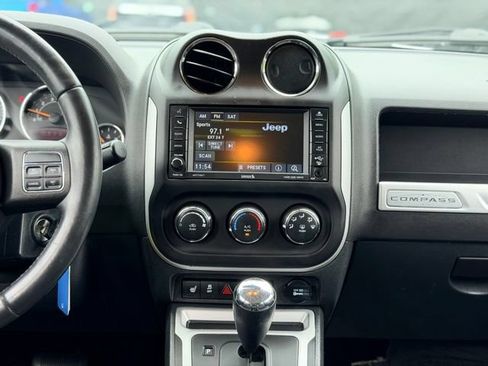 Used 2014 Jeep Compass Latitude AWD/4WD image 18