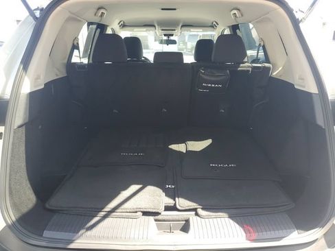 Used 2023 Nissan Rogue S FWD image 6
