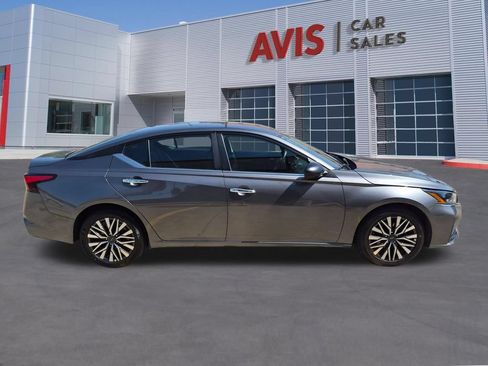 Used 2025 Nissan Altima 2.5 SV FWD image 5