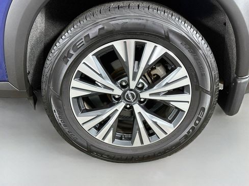 Used 2023 Nissan Rogue SV AWD/4WD image 27