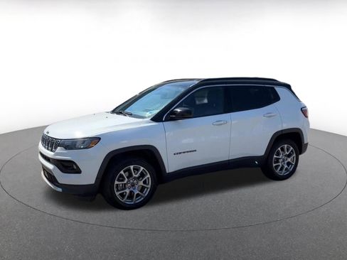 Used 2025 Jeep Compass Limited AWD/4WD image 8