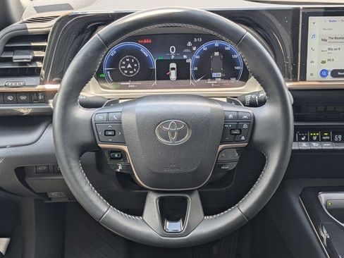 Used 2025 Toyota Crown Signia AWD/4WD image 20