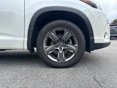 Used 2018 Toyota Highlander Limited Platinum AWD/4WD image 11