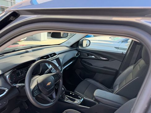 Certified 2021 Chevrolet TrailBlazer LT image 2