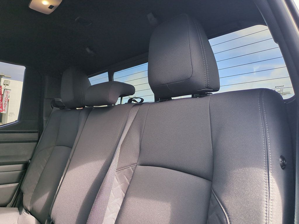 Certified 2025 Toyota Tacoma SR5 AWD/4WD image 28