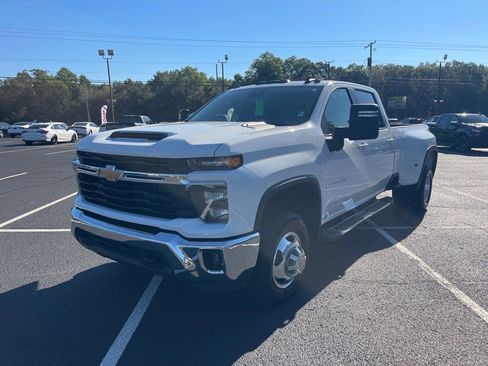 Used 2024 Chevrolet Silverado 3500 LT w/ Safety Package image 3