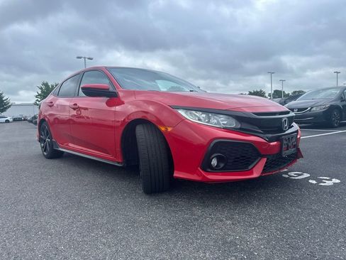 Used 2018 Honda Civic Sport image 12