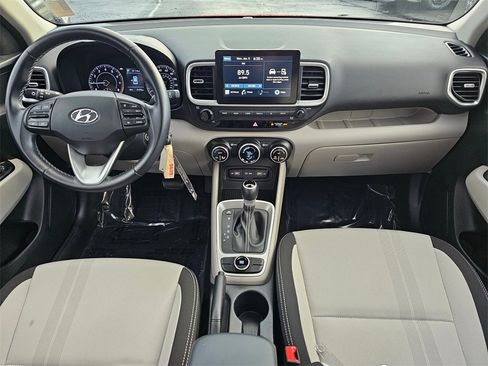 Certified 2022 Hyundai Venue SEL w/ Cargo Package image 16
