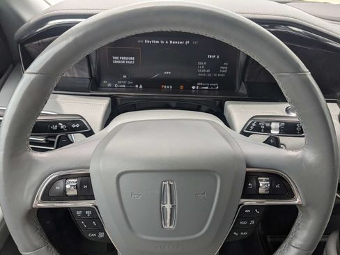 Used 2021 Lincoln Navigator L Reserve AWD/4WD image 31
