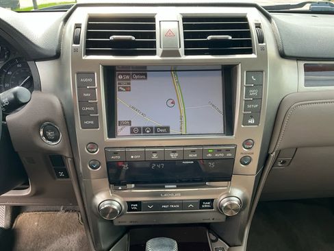 Used 2018 Lexus GX 460 Premium w/ Premium Package AWD/4WD image 41