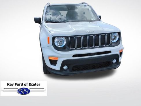 Used 2023 Jeep Renegade Latitude w/ Premium Group AWD/4WD image 3