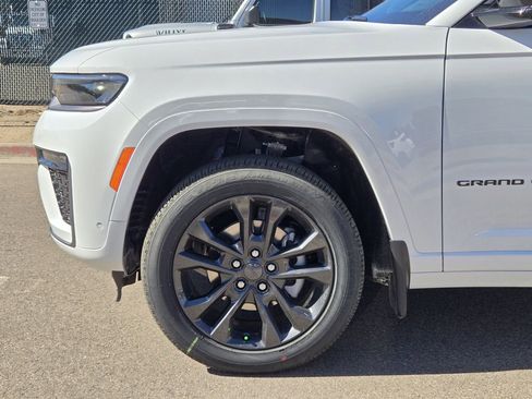 New 2026 Jeep Grand Cherokee Limited AWD/4WD image 6