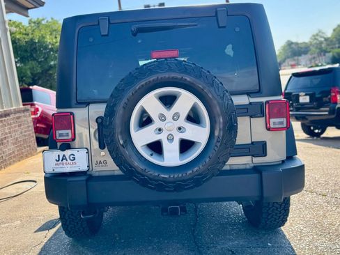 Used 2017 Jeep Wrangler Unlimited Sport w/ Quick Order Package 24S AWD/4WD image 9