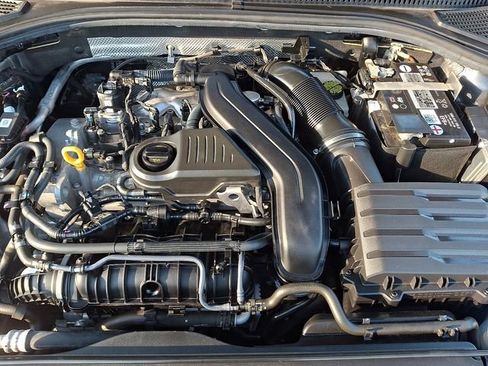 Certified 2023 Volkswagen Jetta SE w/ Panoramic Sunroof Package FWD image 29
