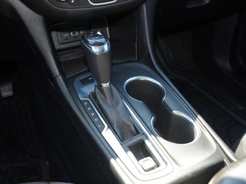 Used 2019 Chevrolet Equinox LT AWD/4WD image 25