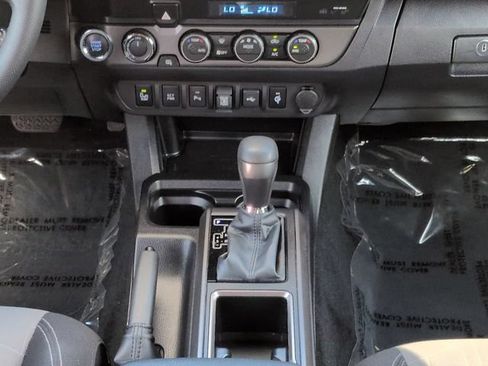 Certified 2023 Toyota Tacoma TRD Off-Road w/ Technology Package AWD/4WD image 19