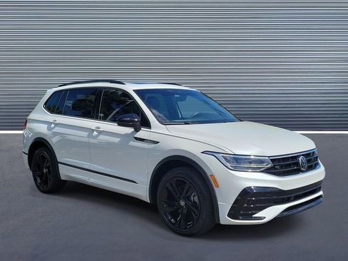 Used 2024 Volkswagen Tiguan SE R-Line FWD image 2