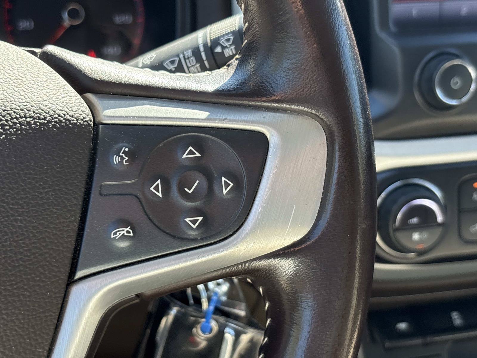 Used 2015 GMC Canyon SLT w/ Driver Alert Package AWD/4WD image 19