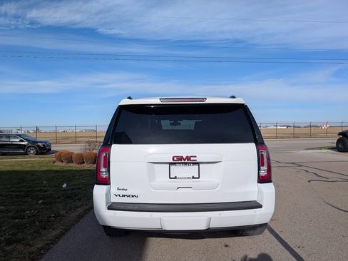 Used 2020 GMC Yukon SLE w/ HD Trailering Package image 10