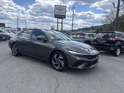 Used 2025 Hyundai Elantra SEL