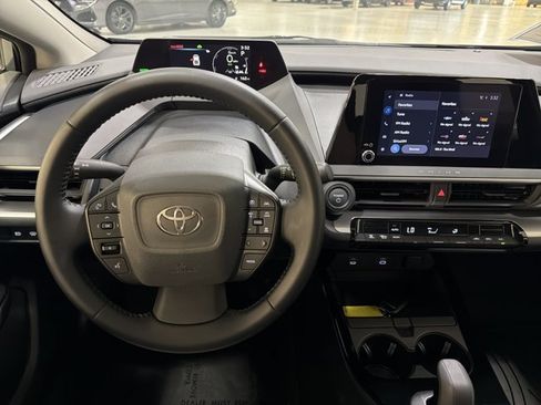 Used 2026 Toyota Prius LE FWD image 27