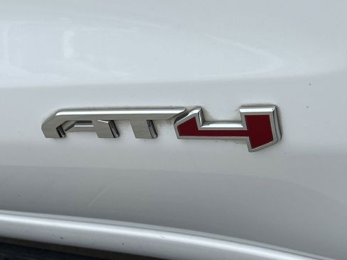 Used 2022 GMC Sierra 1500 AT4 w/ AT4 Premium Package AWD/4WD image 6