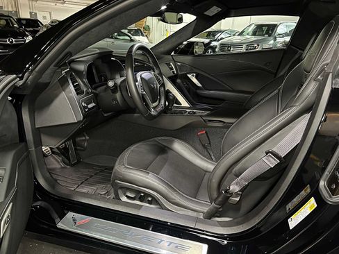 Used 2015 Chevrolet Corvette Z06 w/ 3LZ Preferred Equipment Group RWD image 19