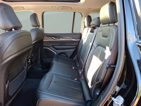 Certified 2022 Jeep Grand Cherokee Limited image 10