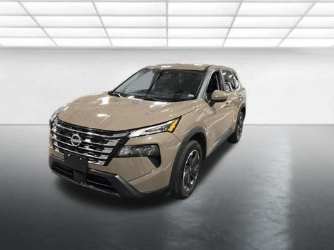 Used 2024 Nissan Rogue SV AWD/4WD image 8